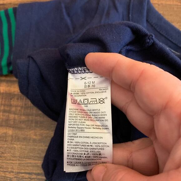 GAP Boy’s NWT “Meet Me Under The Mistletoe” Holiday One Piece / Size: 6-12 Mos - Picture 6 of 9